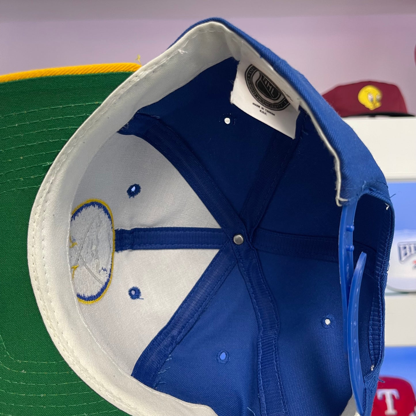Vintage 1990s NHL Buffalo Sabres Snap Back