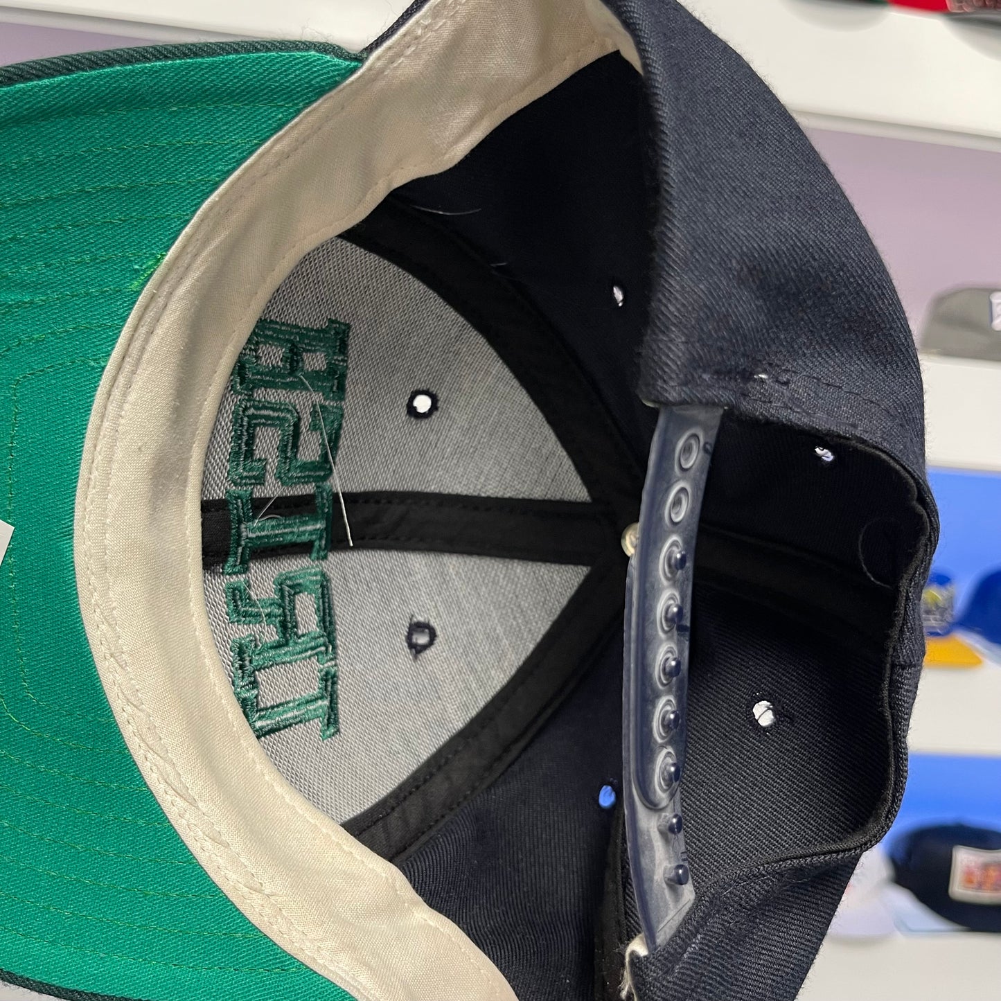 Vintage Norte Dame Fighting Irish Wool Snap Back