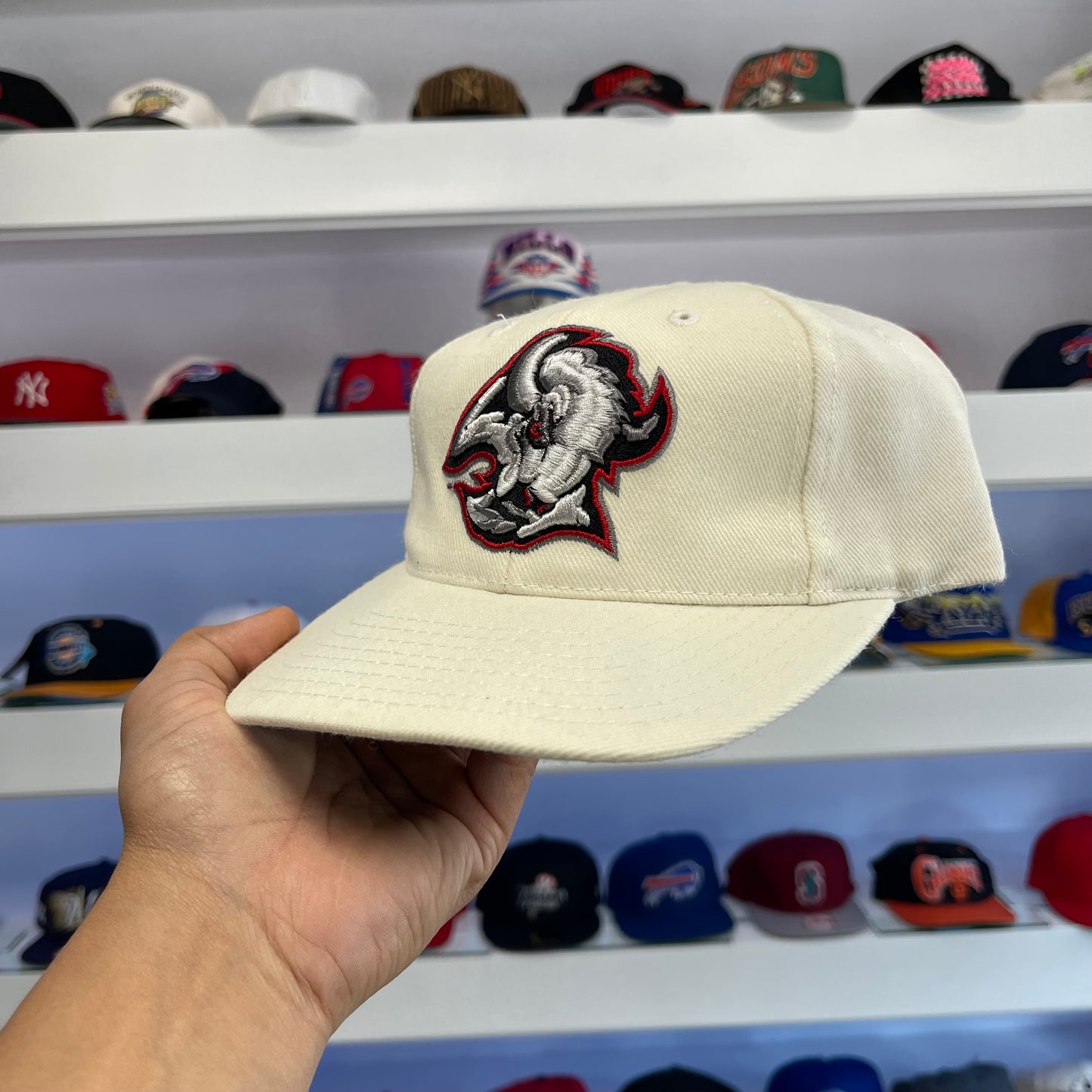 Vintage NHL Buffalo Sabres White Dome Goat Head Puma Velcro Snap Back