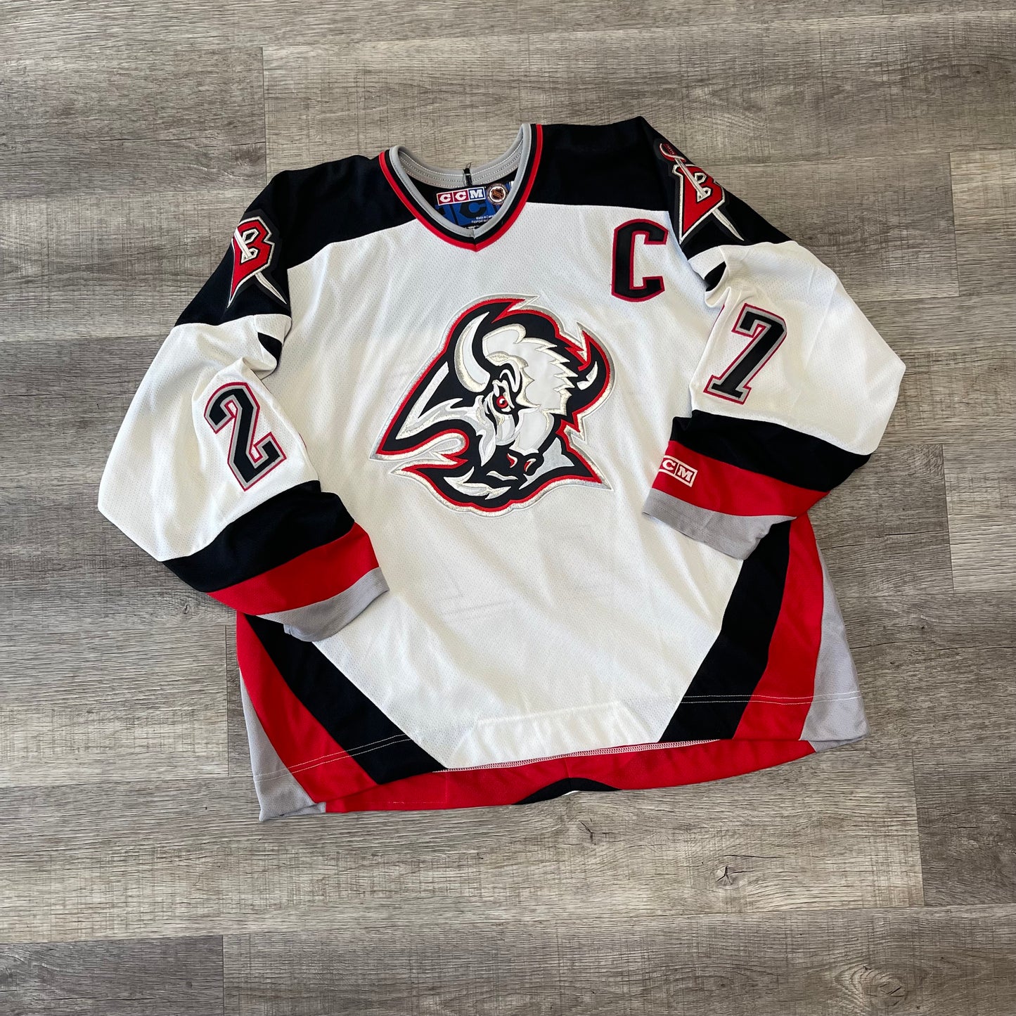 Vintage Michael Peca Buffalo Sabres CCM Jersey Size XXL