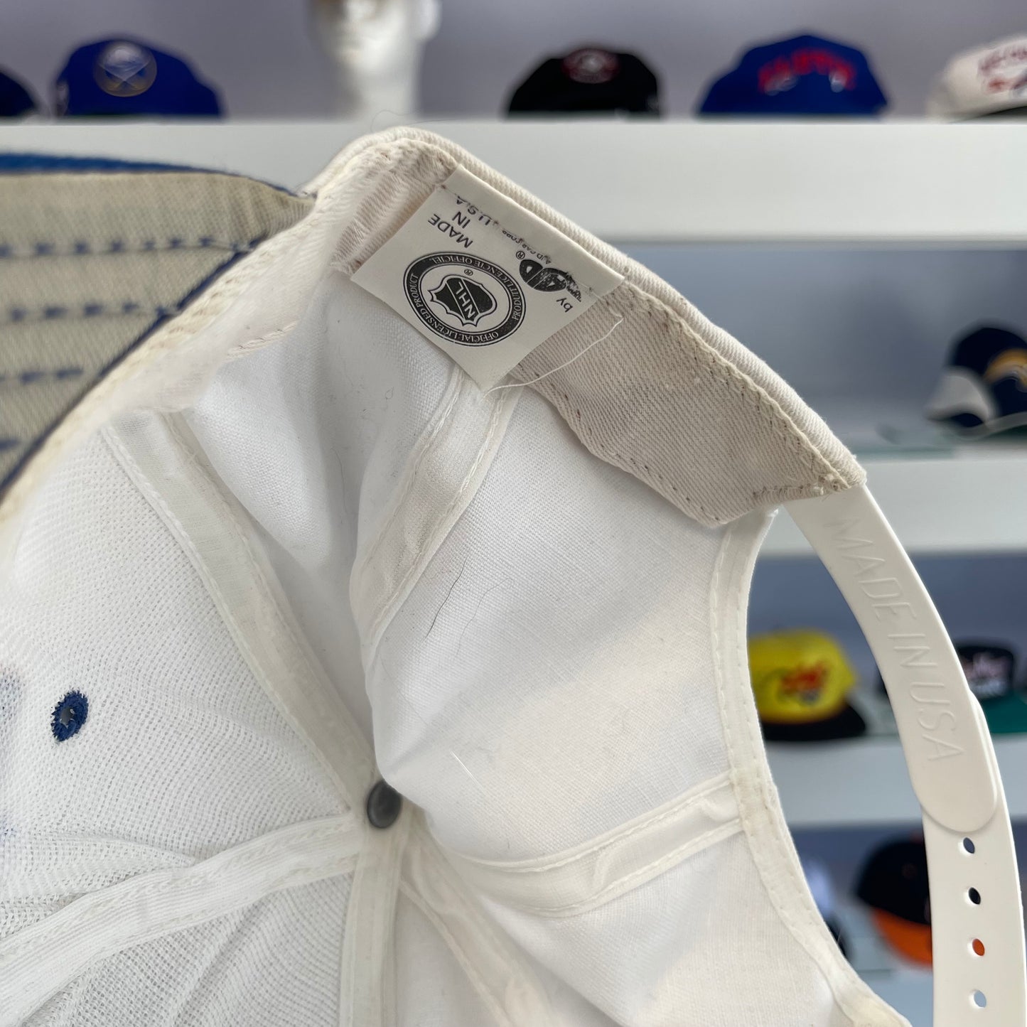 Vintage 1990s NHL Buffalo Sabres Snap Back