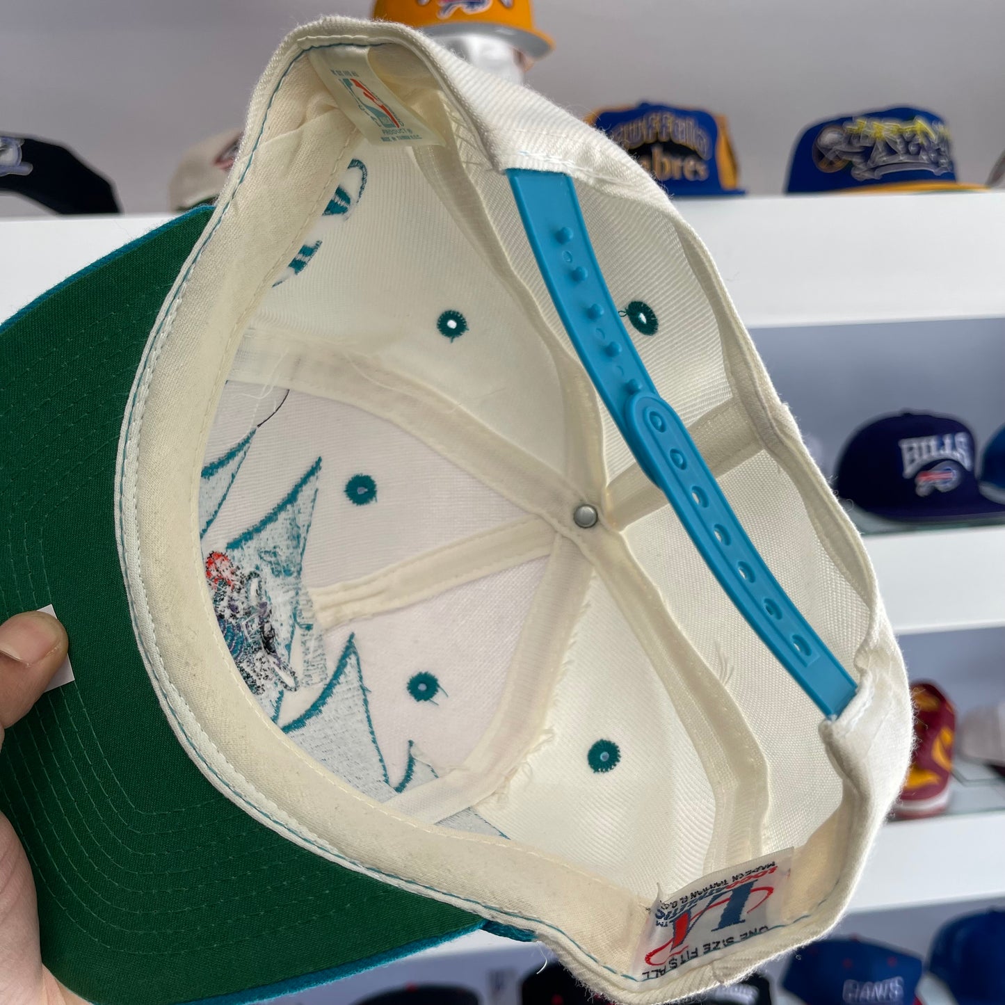 Vintage 1990s Charlotte Hornets Logo Athletic Shark Tooth Wool Snap Back