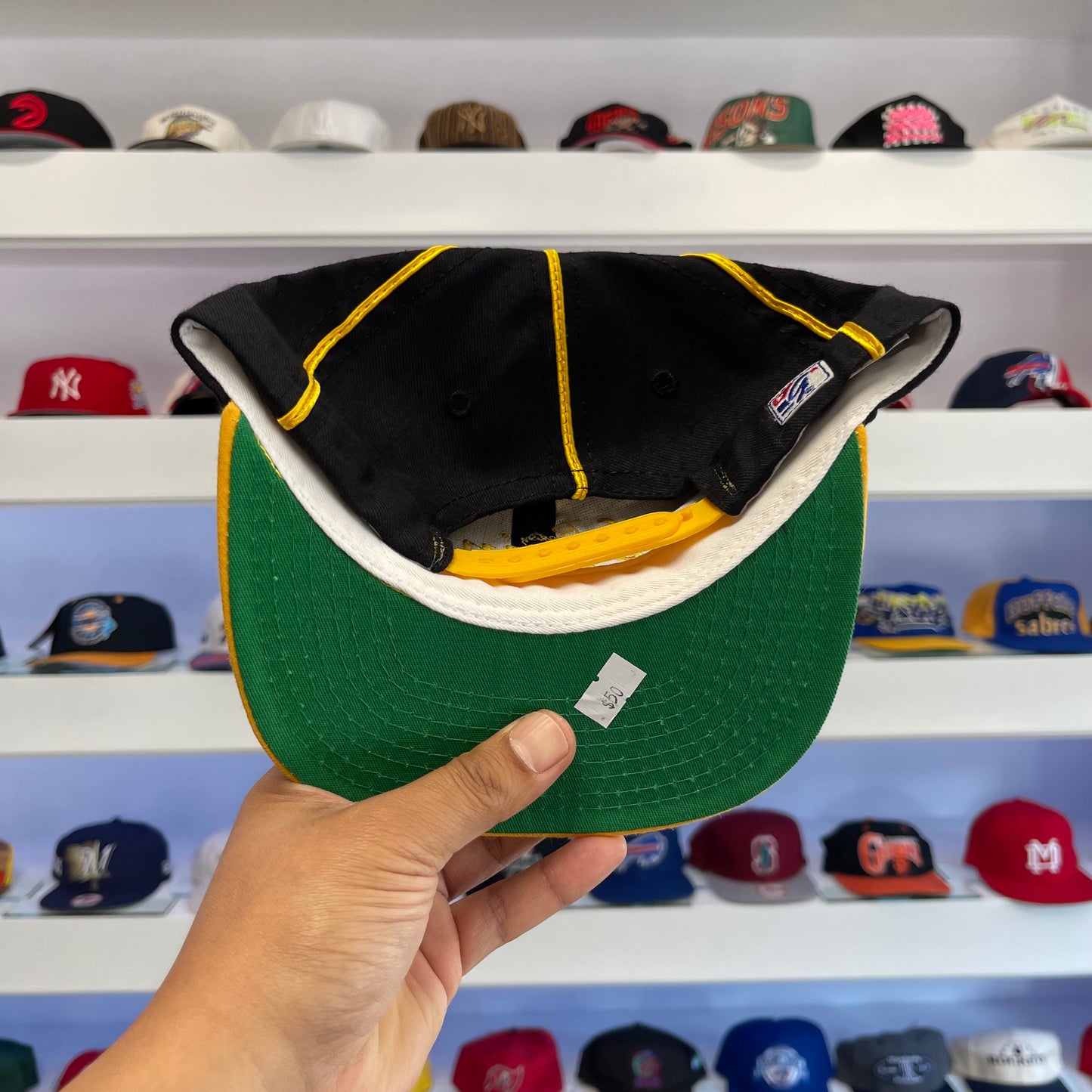 Vintage NHL Boston Bruins Snap Back The Game
