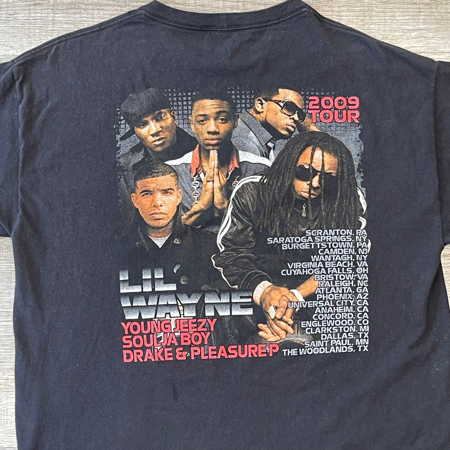 Vintage 2009 Lil Wayne AM Tour Rap Tee Drake Young Jeezy Pleasure P Soulja Boy Size Large
