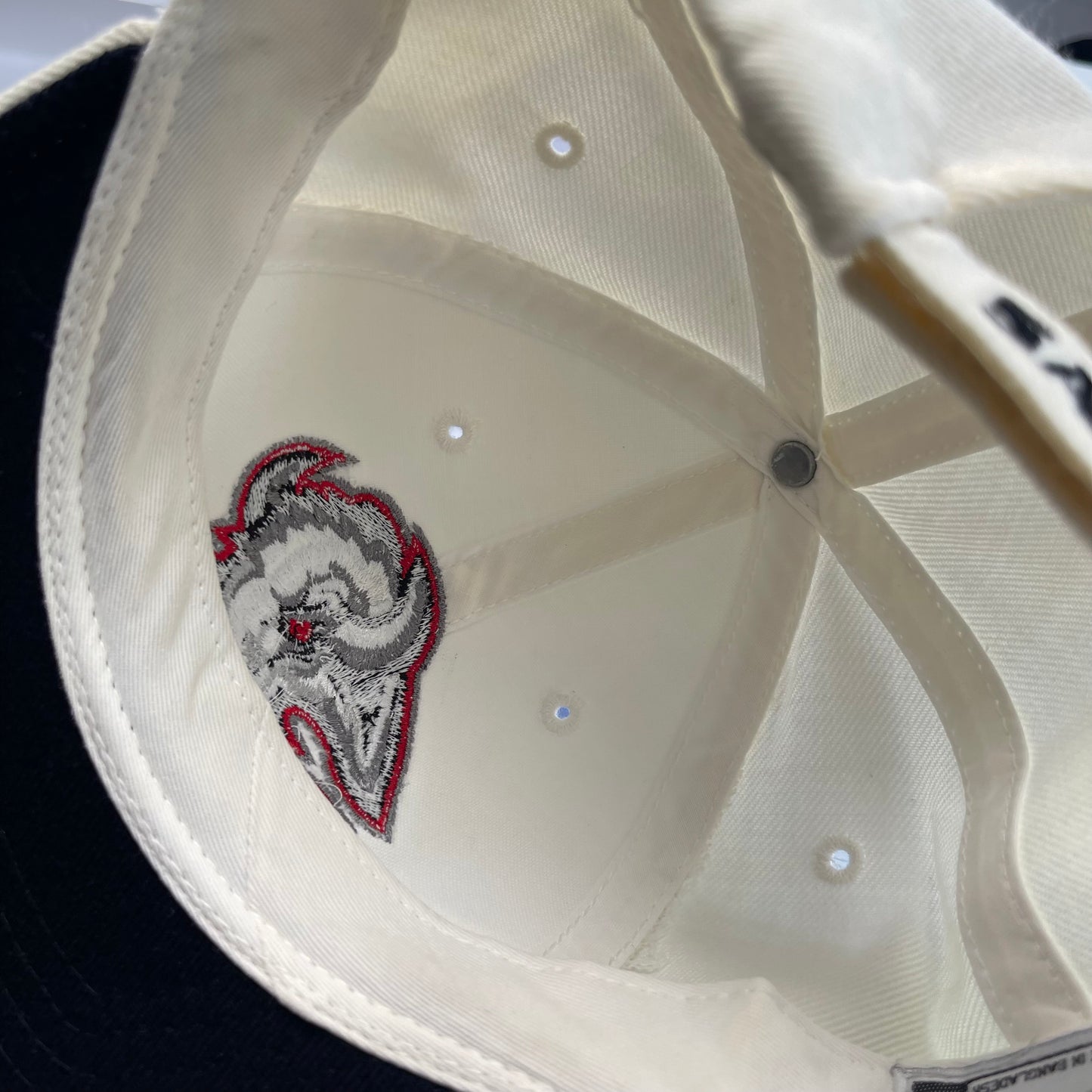 Vintage NHL Buffalo Sabres White Dome Goat Head Puma Velcro Snap Back