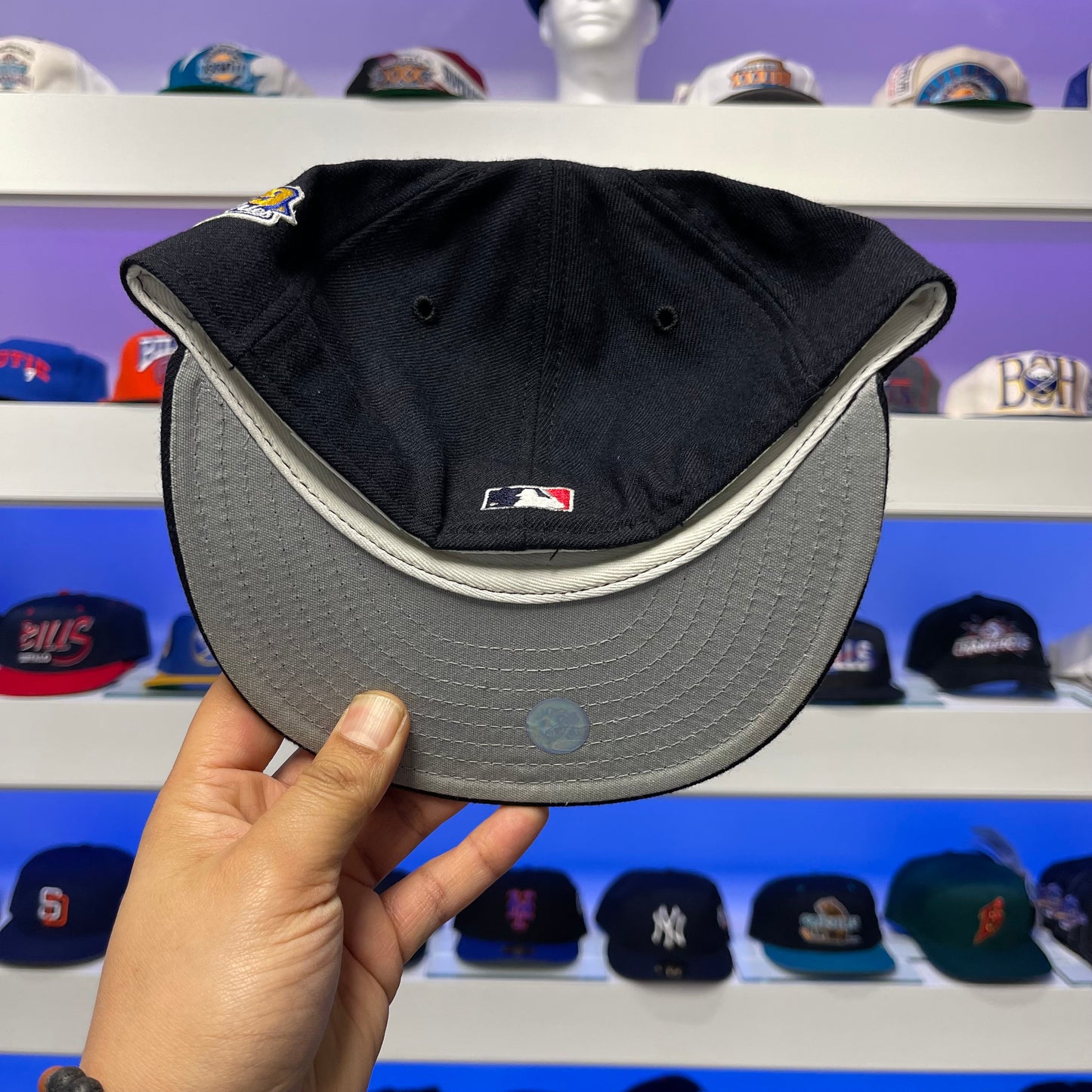 Vintage MLB 1999 New York Yankees World Series New Era Wool Fitted Size 7