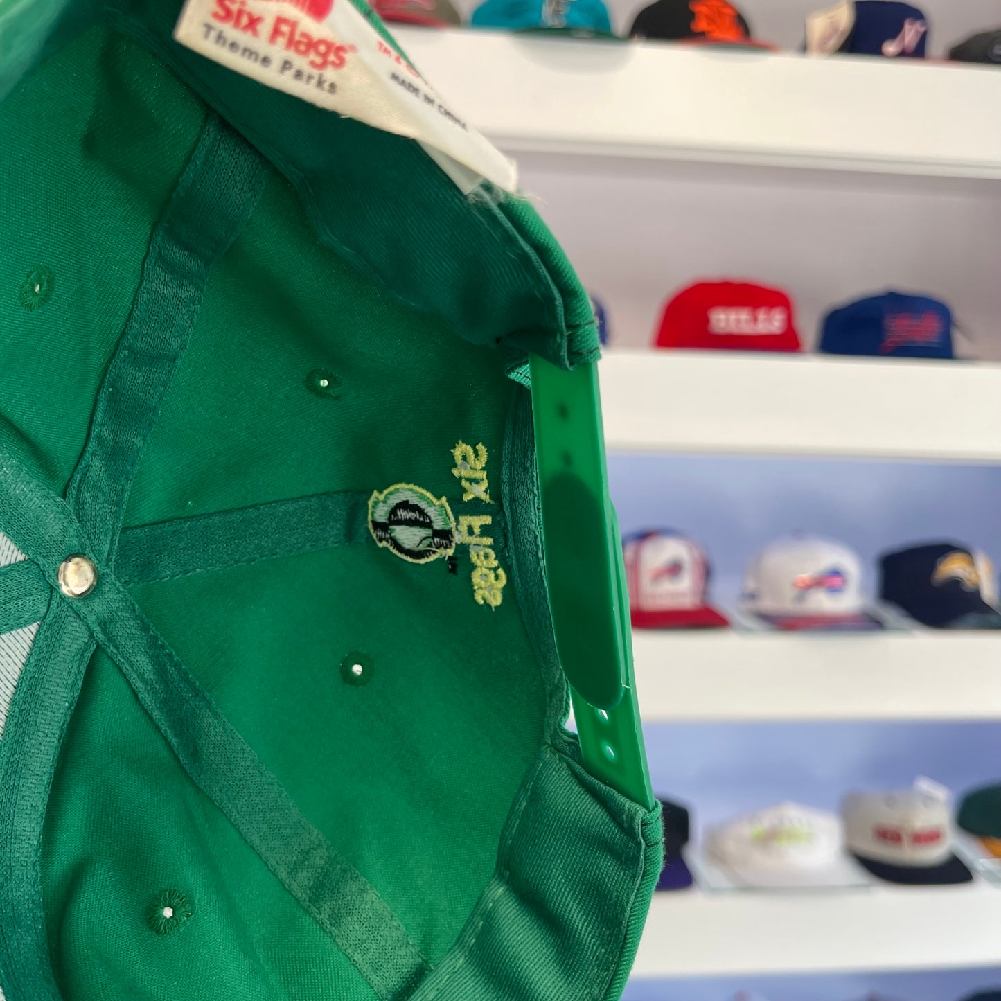 Vintage 1990s Green Lantern Six Flags Twill Snap Back