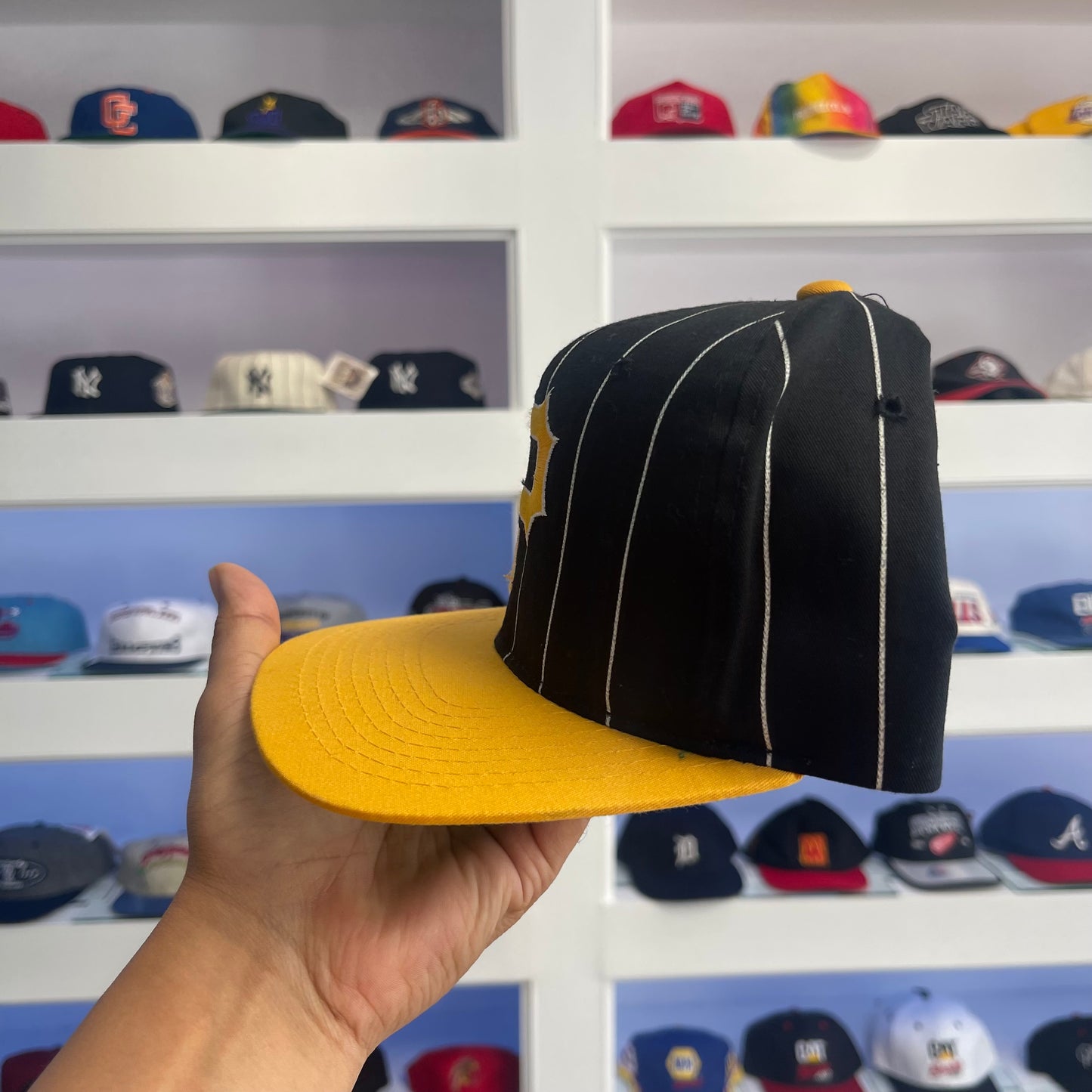 Vintage 1990s MLB Pittsburgh Pirates Starter Pin Stripe Snap Back