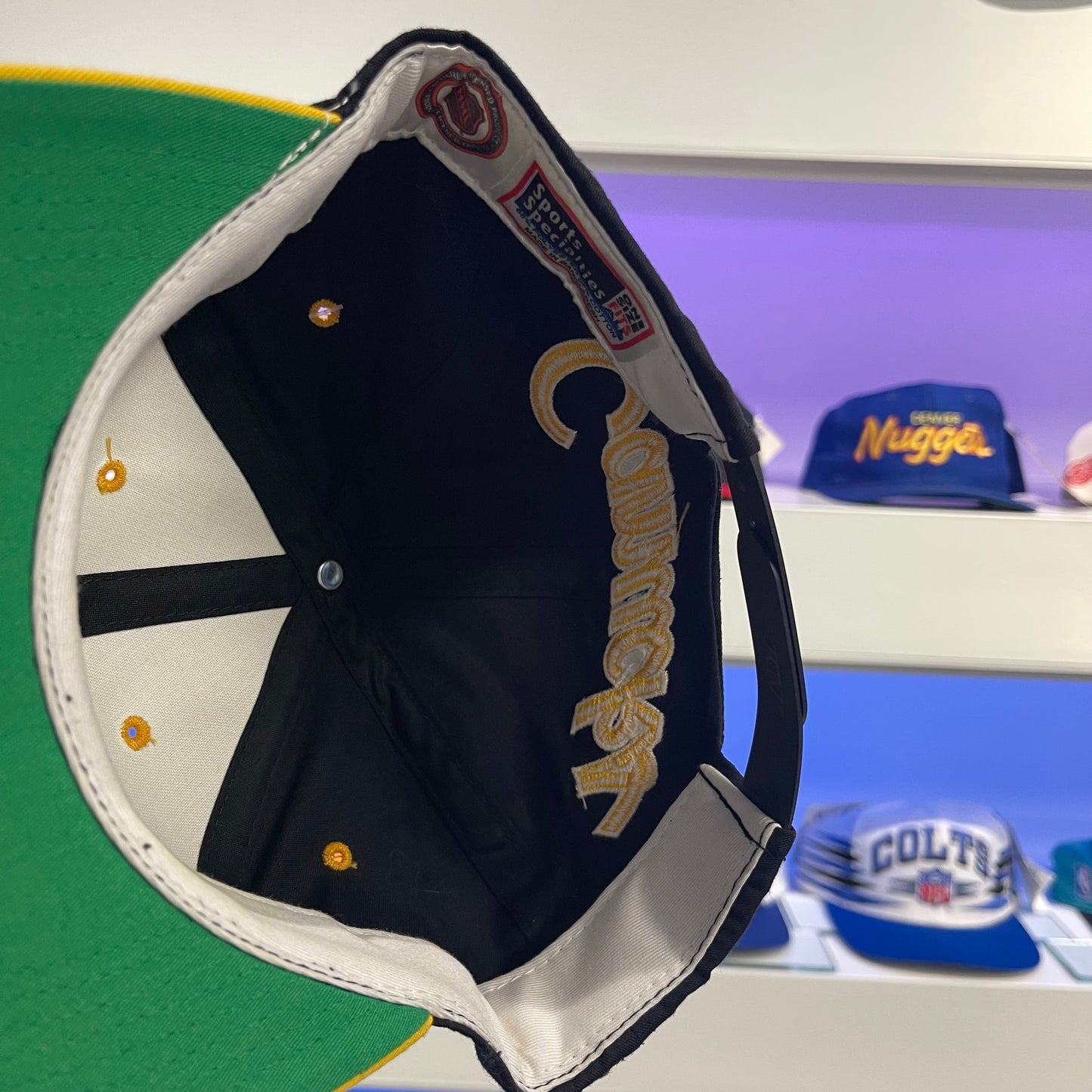 Vintage 1990s NHL Vancouver Canucks Script Sports Specialties Twill Snap Back New with Tags