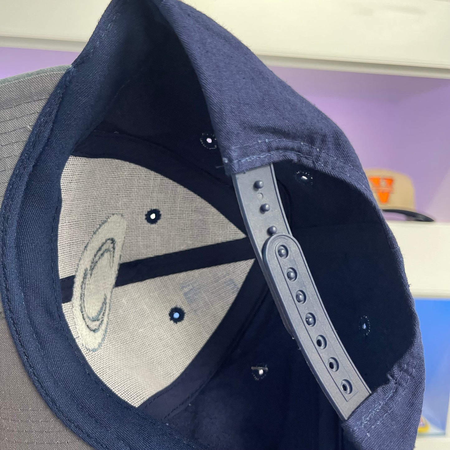Vintage 1990s Discus Sample Snap Back