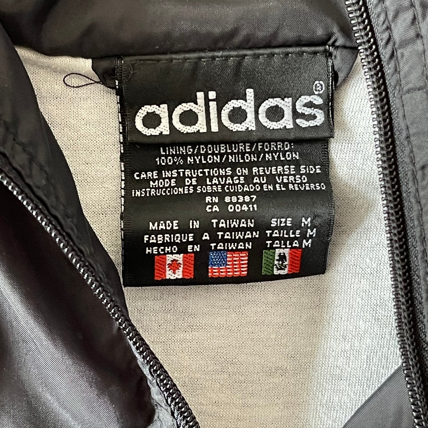 Vintage 1990s ADIDAS Size Medium Nylon Jacket