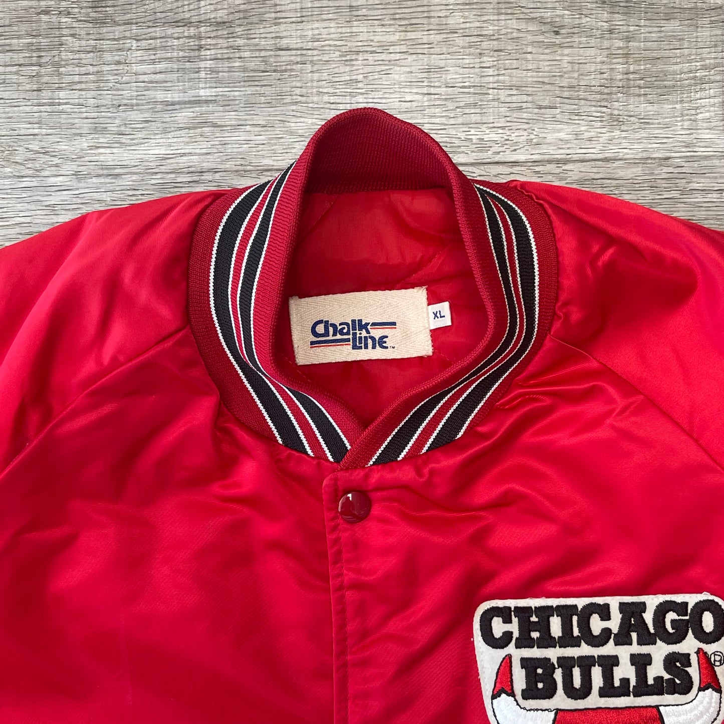 Vintage Chicago Bulls Chalk Line Satin Jacket Size XL