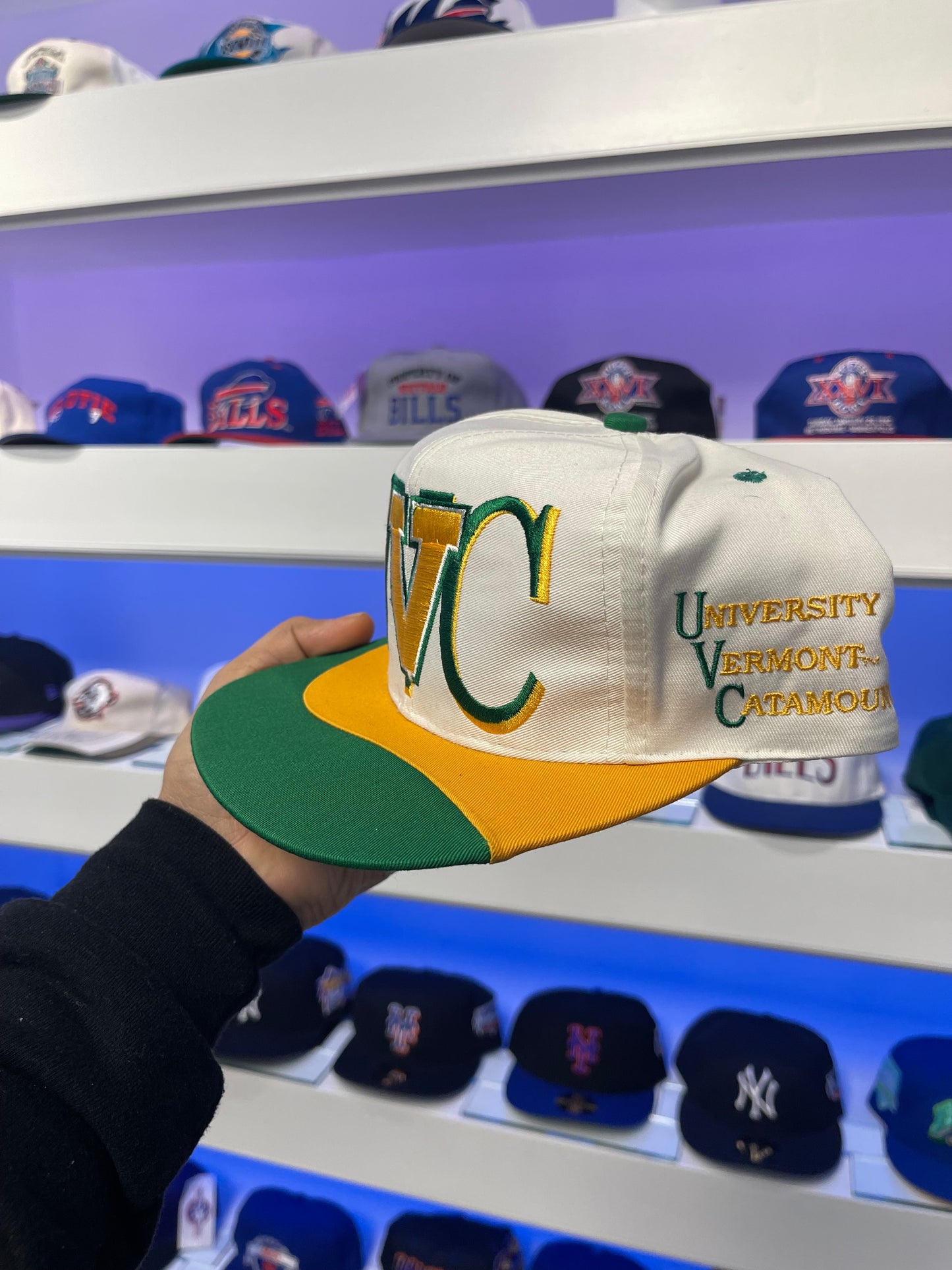 NCAA Vermont Catamounts University Snap Back Dead Stock New with Tags