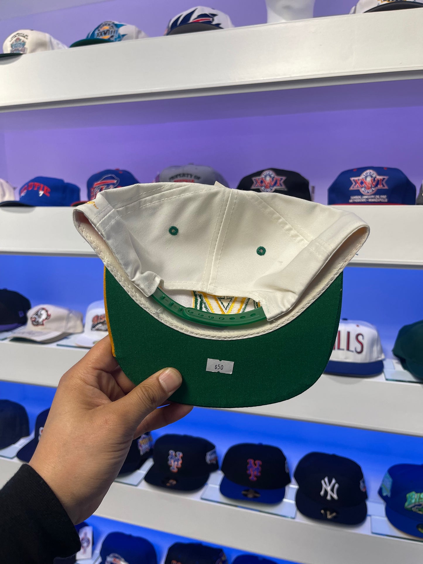 NCAA Vermont Catamounts University Snap Back Dead Stock New with Tags