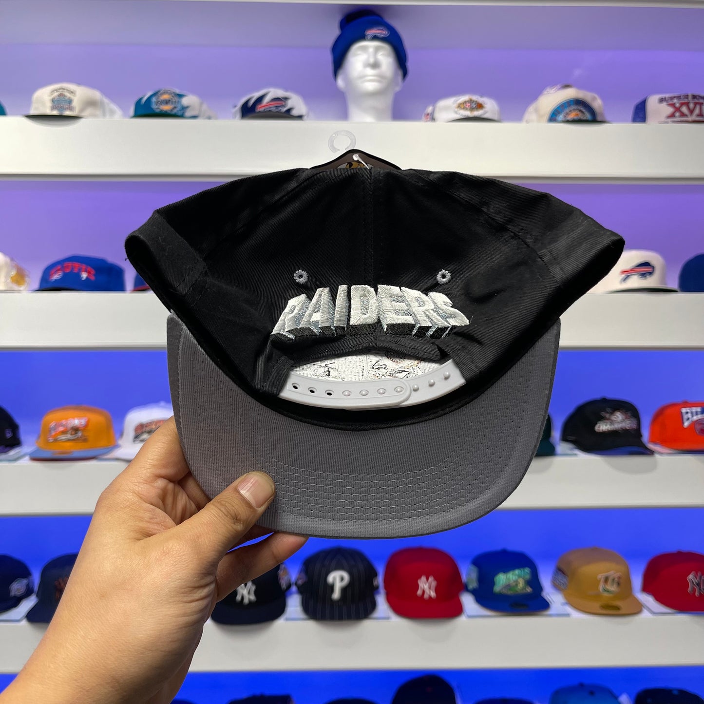 Oakland Raiders Flint Stone Snap Back New with Tags