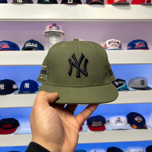 New York Yankees Olive Green Fitted Size 7 3/8