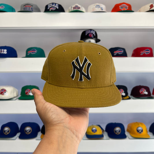 Vintage MLB New York Yankees Fitted Size 7 3/8