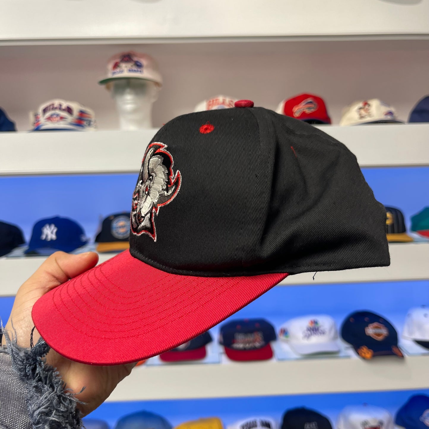 Vintage 1990s NHL Buffalo Sabres Twill Snap Back