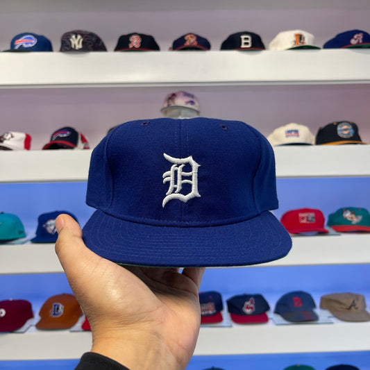 Vintage 1990s MLB Detroit Tigers Royal Wool Snap Back