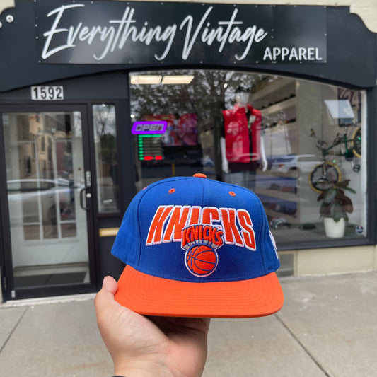NBA New York Knicks Mitchell & Ness Snap Back
