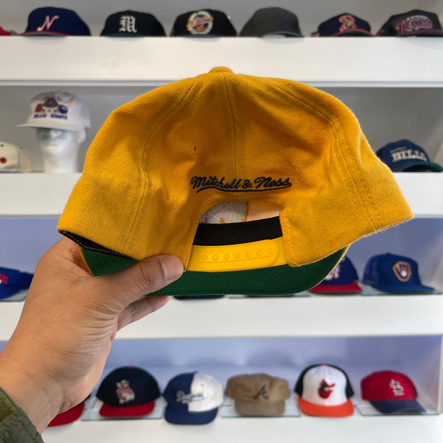 NHL Buffalo Sabres Mitchell & Ness Snap Back