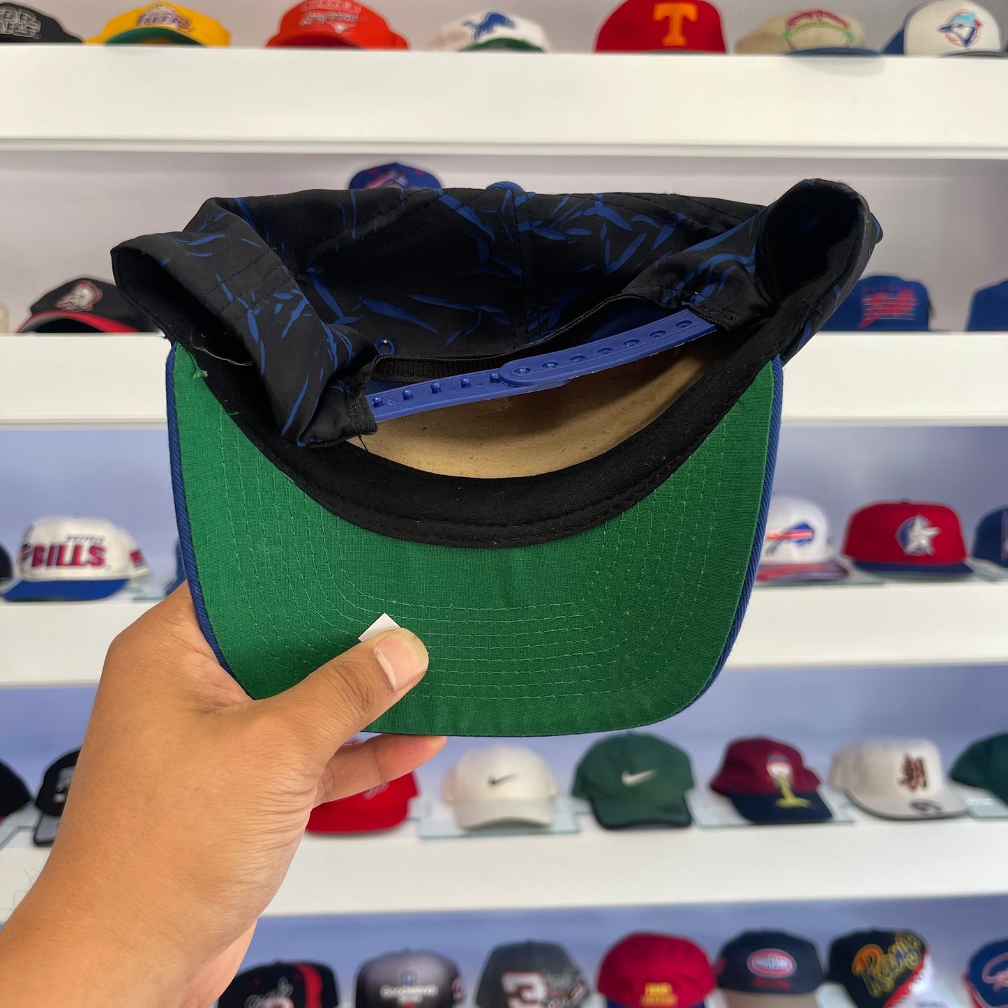 Vintage 1990s NFL Buffalo Bills Black Snap Back