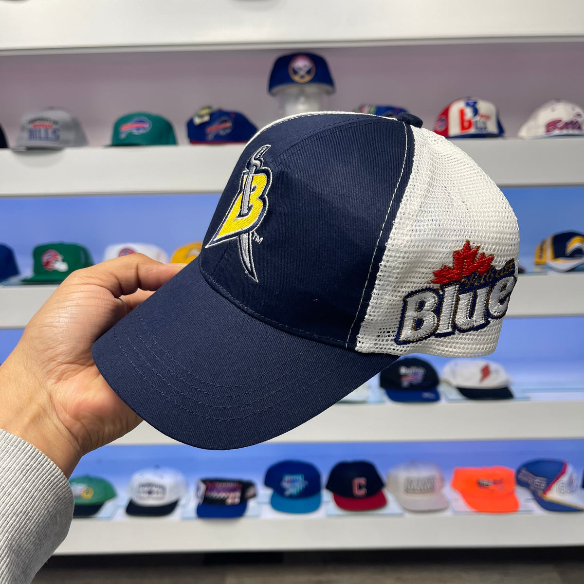 Vintage NHL Buffalo Sabres Labatt Blue Trucker Snap Back