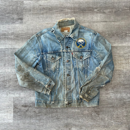 Vintage NHL Buffalo Sabres Levi’s Denim Jacket Size Medium