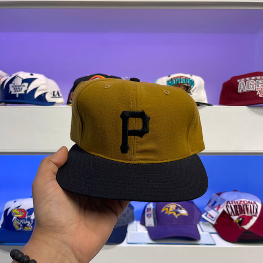 Vintage 1990s MLB Pittsburgh Pirates Roberto Clemente New Era Wool Snap Back Small Medium