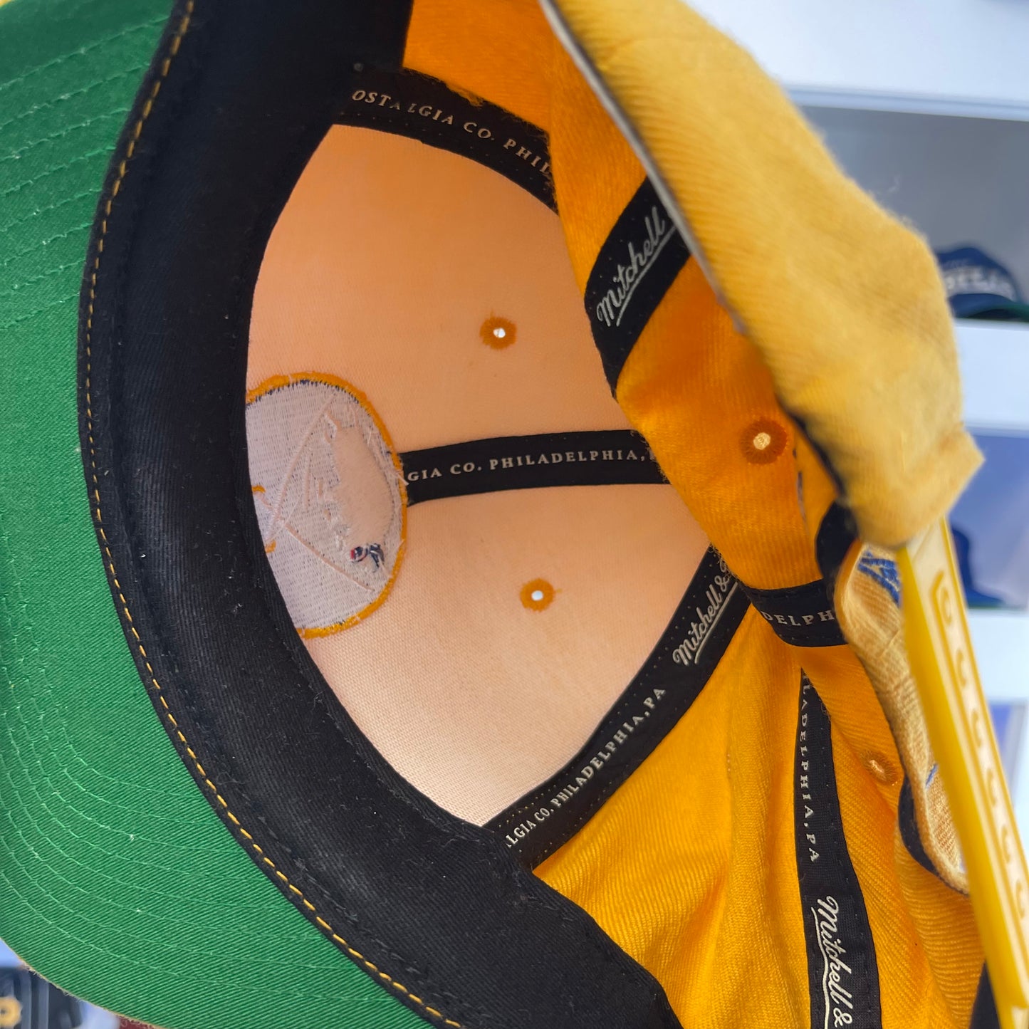 NHL Buffalo Sabres Mitchell & Ness Snap Back