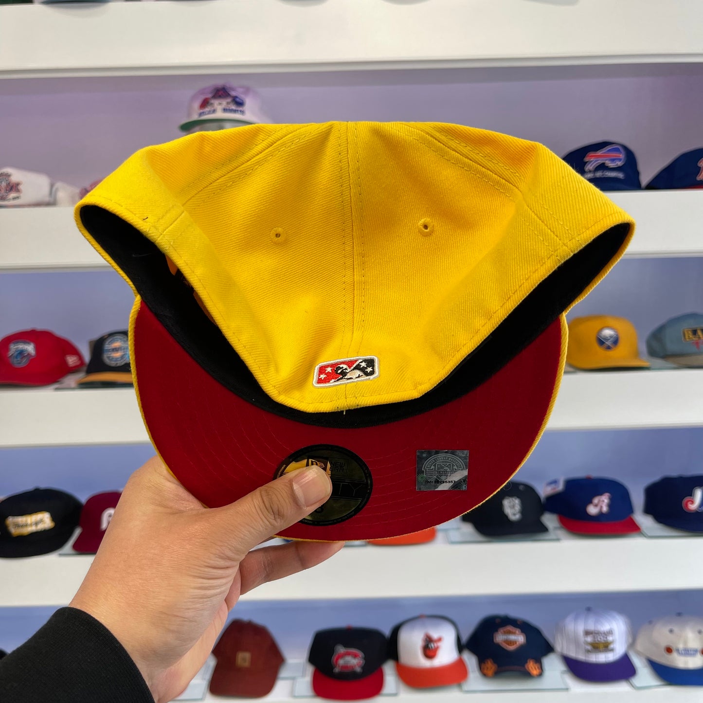 Exclusive MiLB Buffalo Bisons Sliding Logo Fitted Size 8