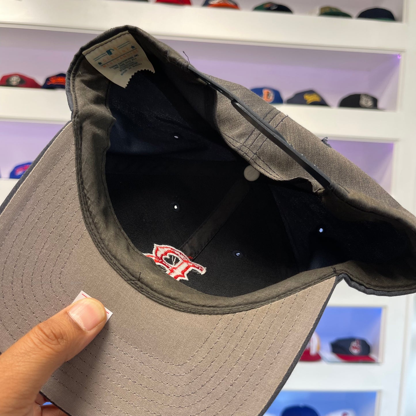 Vintage 1990s MLB Boston Red Sox Snap Back