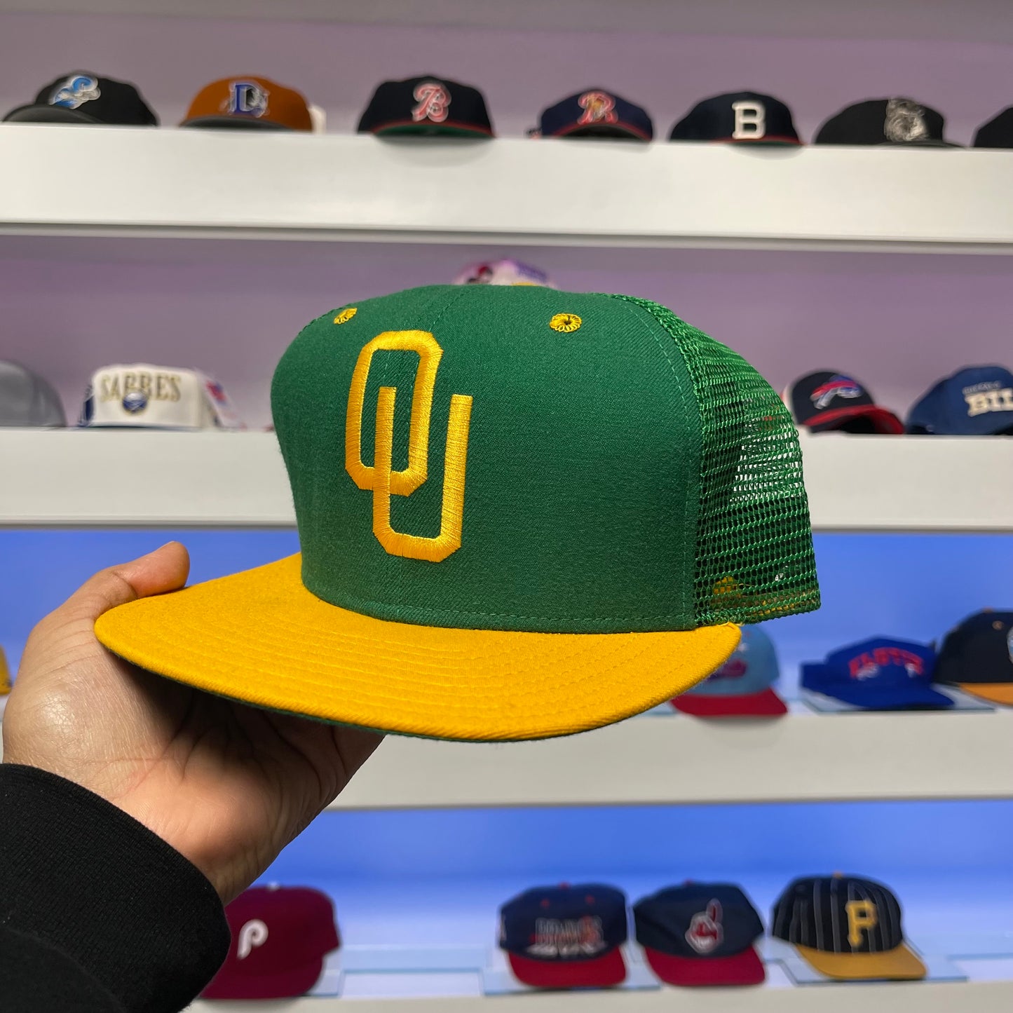 Vintage NCAA Oregon Ducks Mesh Snap Back