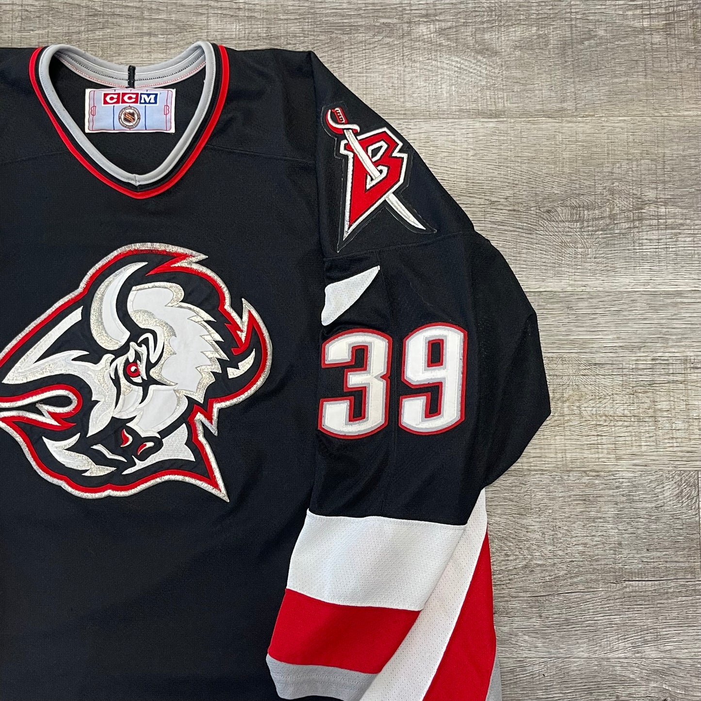 Vintage NHL Dominik Hasek Buffalo Sabres CCM GOAT Head Jersey Size XL