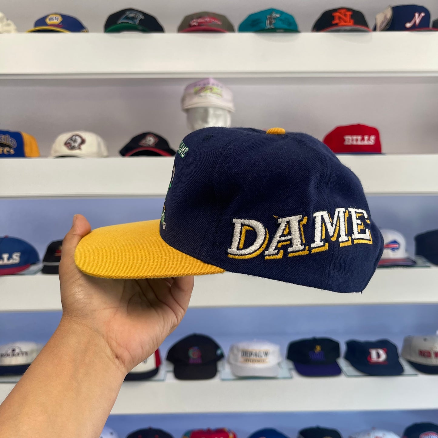 Vintage NCAA Norte Dame Fighting Irish Sports Specialties Snap Back