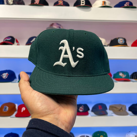 Vintage MLB Oakland Athletics 100% Wool Fitted Size 7 1/2