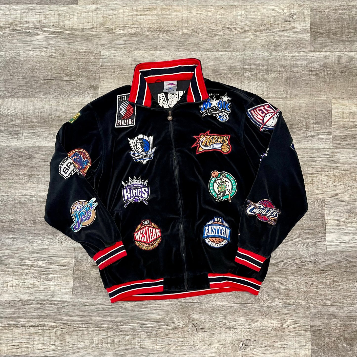 Vintage NBA All-Over Team Logo Jacket Size XL