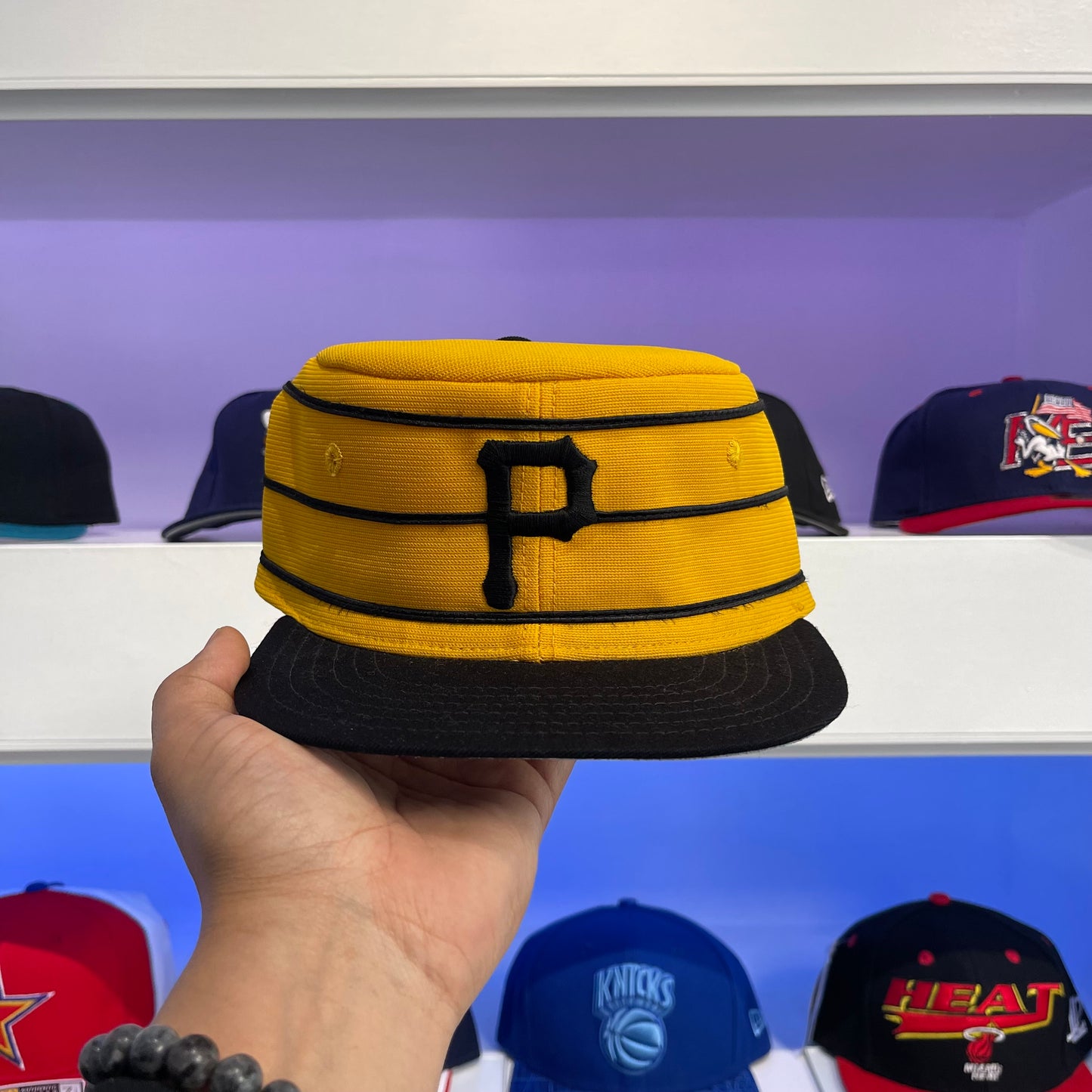 Vintage 1980s MLB Pittsburgh Pirates Pillbox New Era Fitted 6 5/8