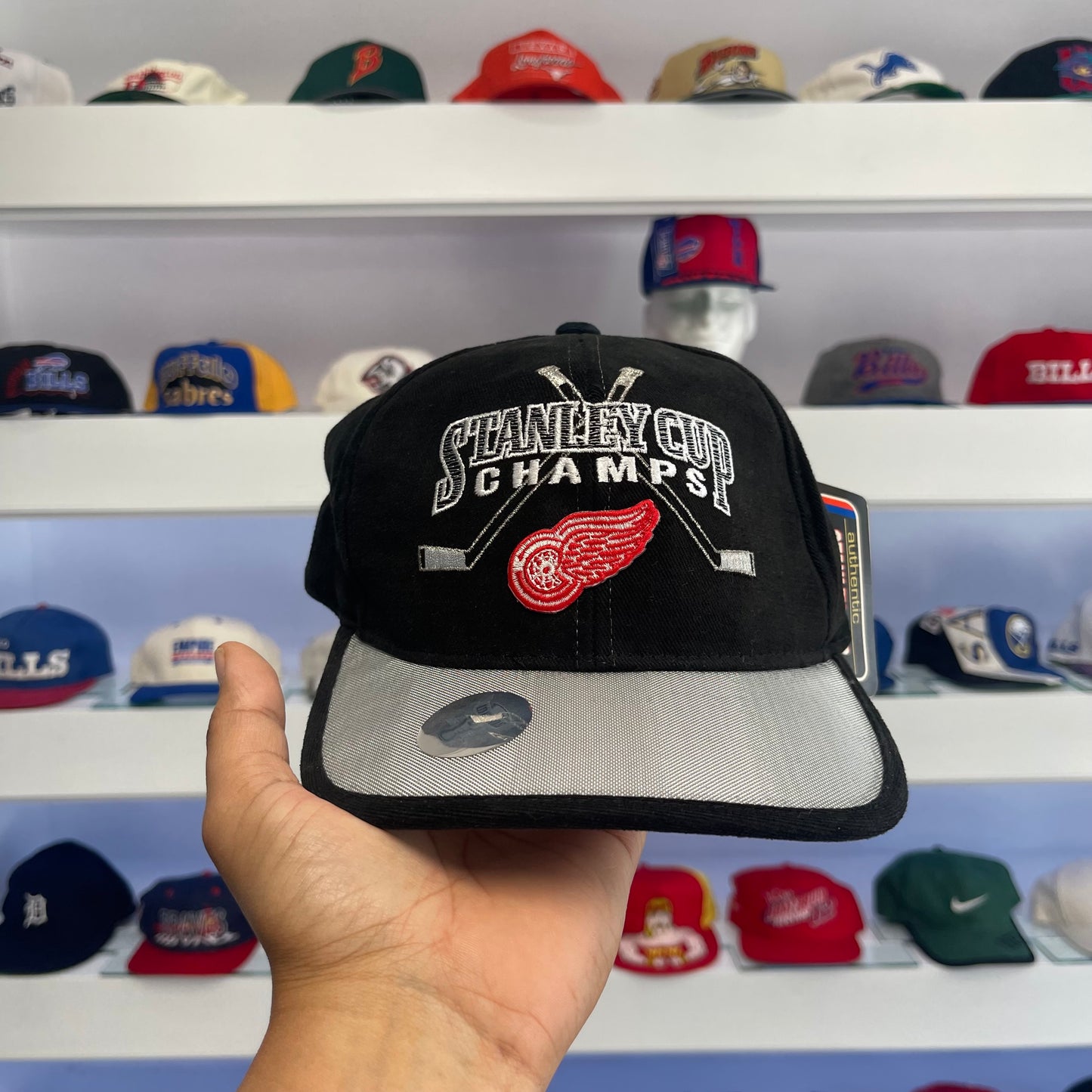 Vintage Detroit Red Wings Starter Stanley Cup Velcro strap back