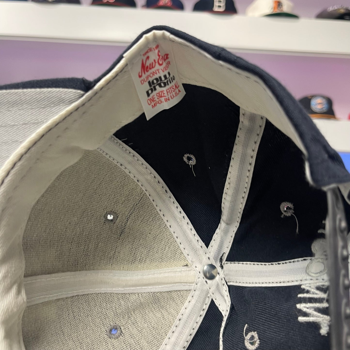 Vintage 1990s NCAA UConn Huskies Wool Snap Back