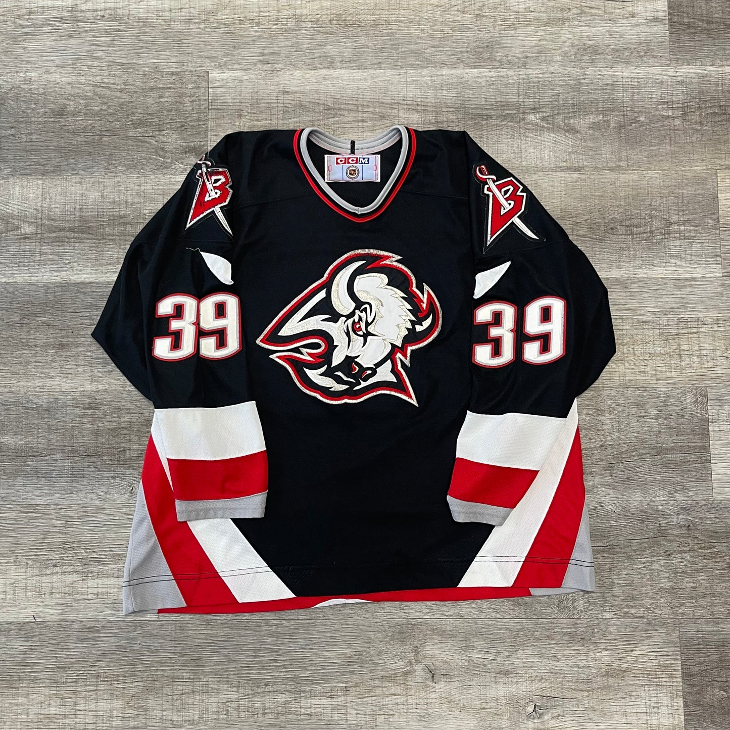 Vintage NHL Dominik Hasek Buffalo Sabres CCM GOAT Head Jersey Size XL