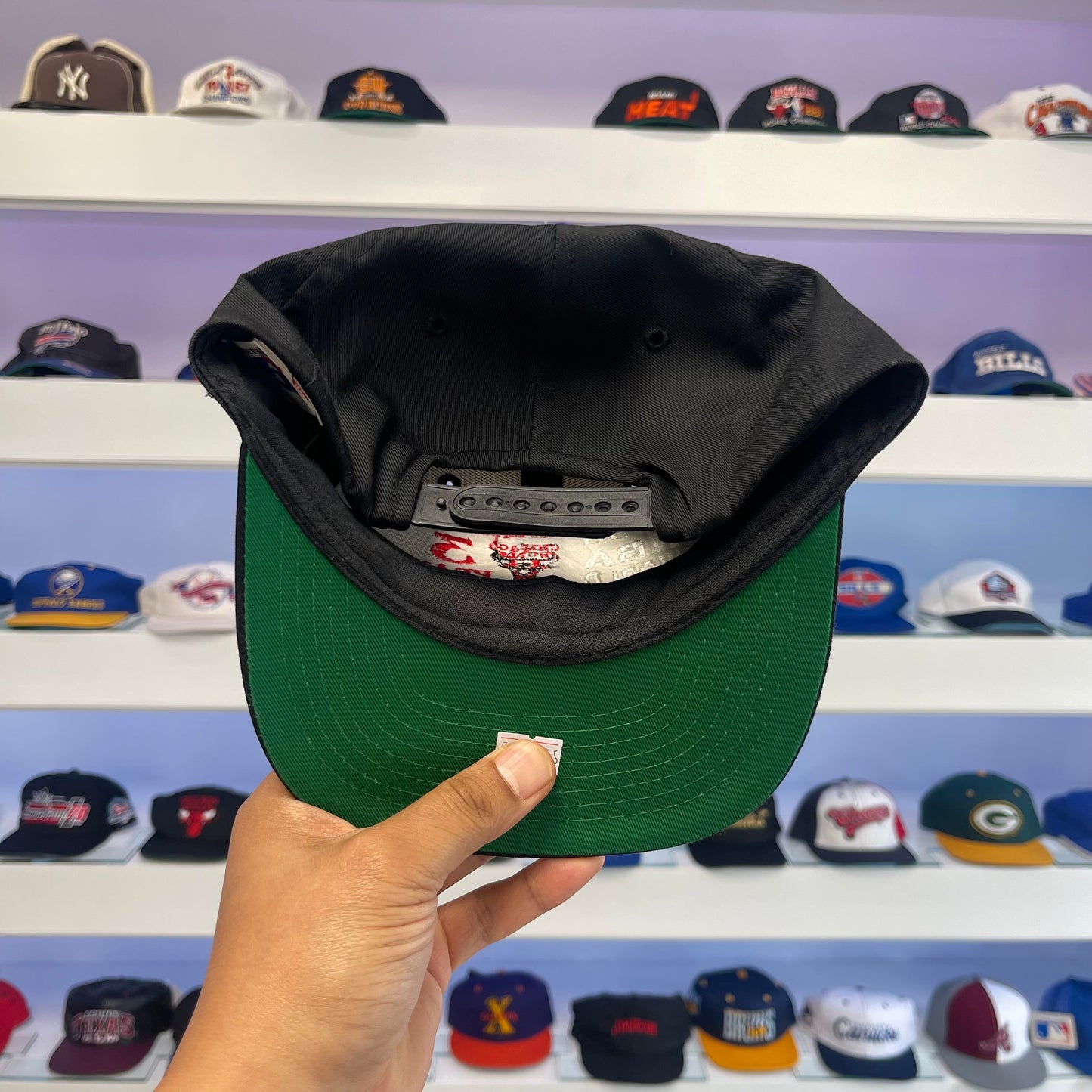 Vintage 1993 NBA Chicago Bulls 3 Peat Champions Twill Snap Back - Rare