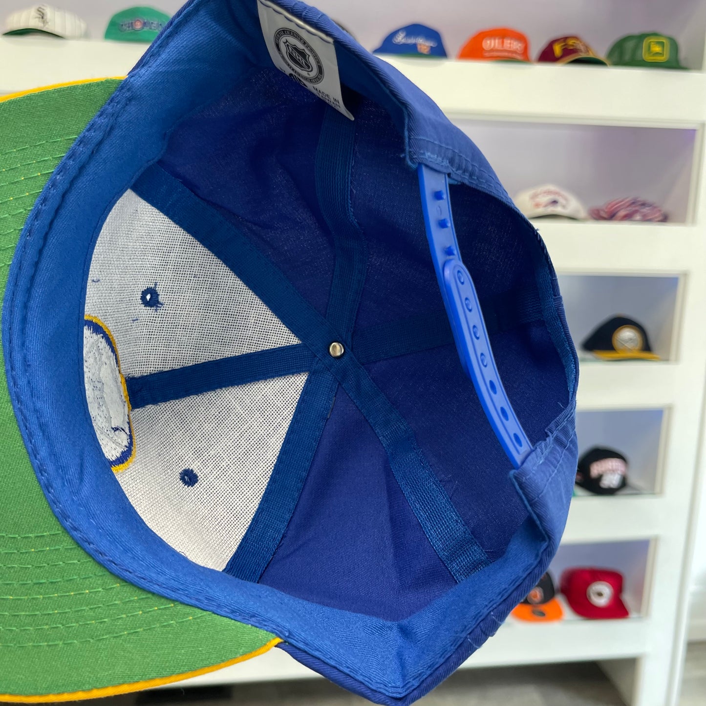 Vintage 1990s NHL Buffalo Sabres Twill Snap Back