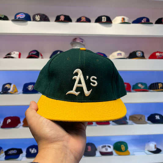 Vintage MLB Oakland Athletics 100% Wool Fitted Size 7 1/2