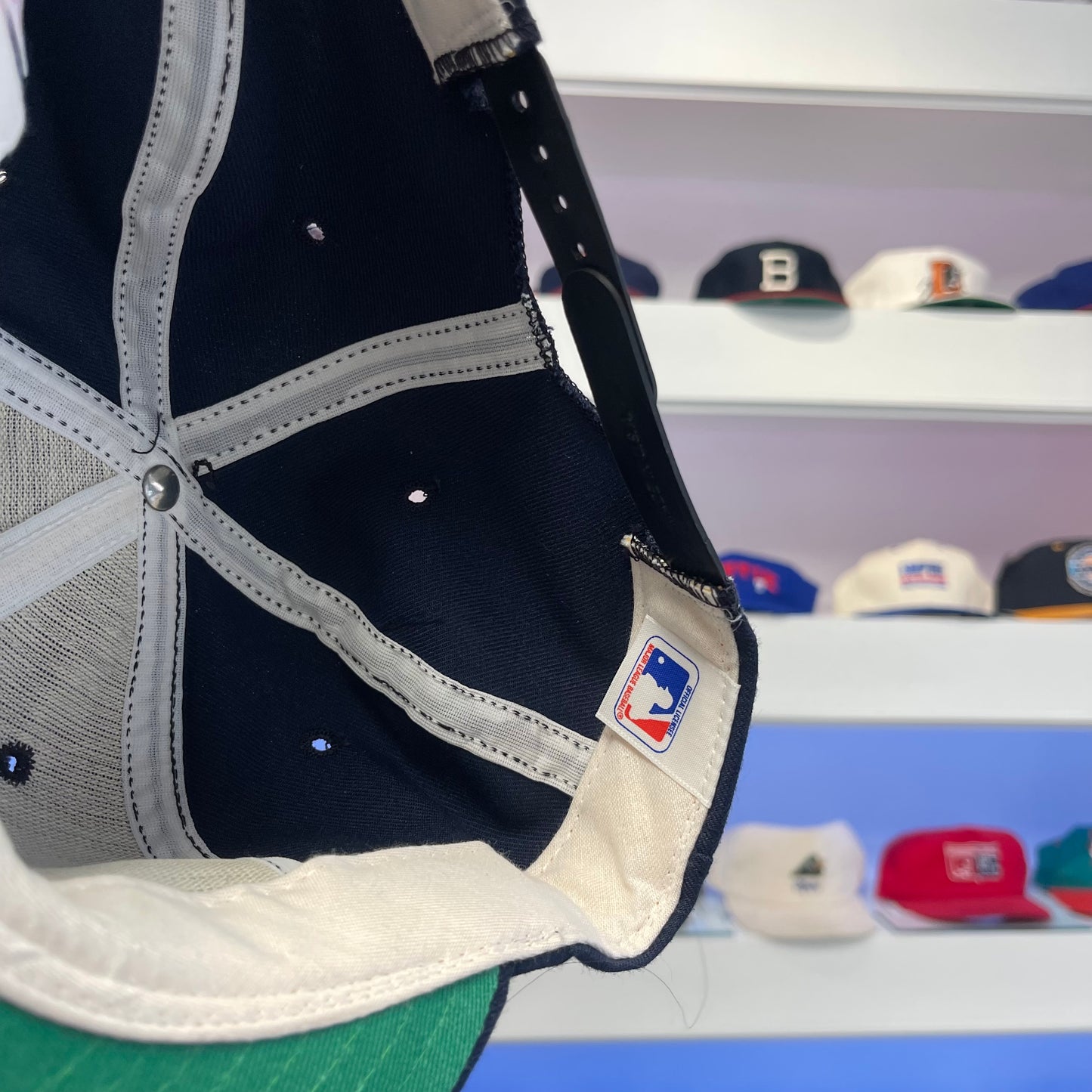 Vintage 1990s MLB Detroit Tigers Orange Logo Wool Snap Back