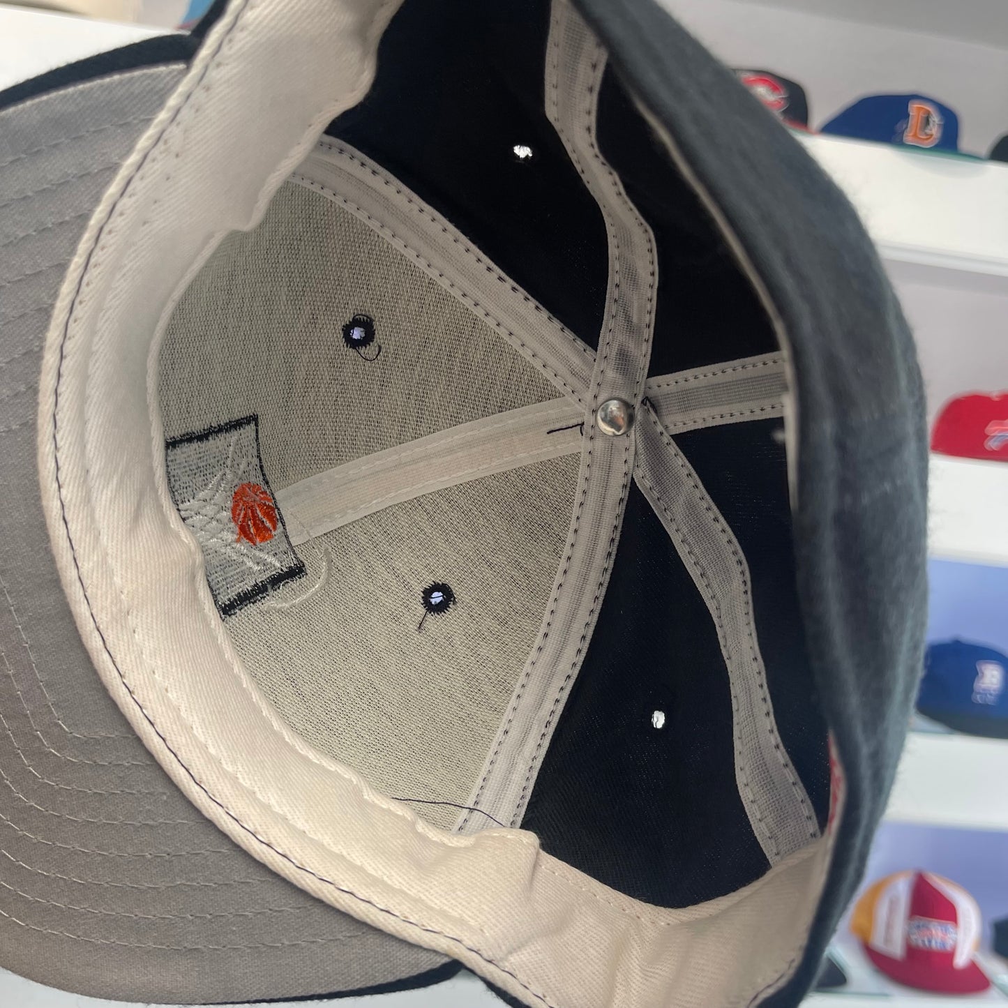 Vintage 1990s NBA Cleveland Cavaliers Wool Fitted Size 7 1/4