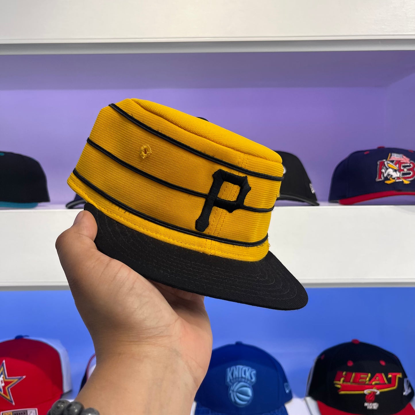 Vintage 1980s MLB Pittsburgh Pirates Pillbox New Era Fitted 6 5/8