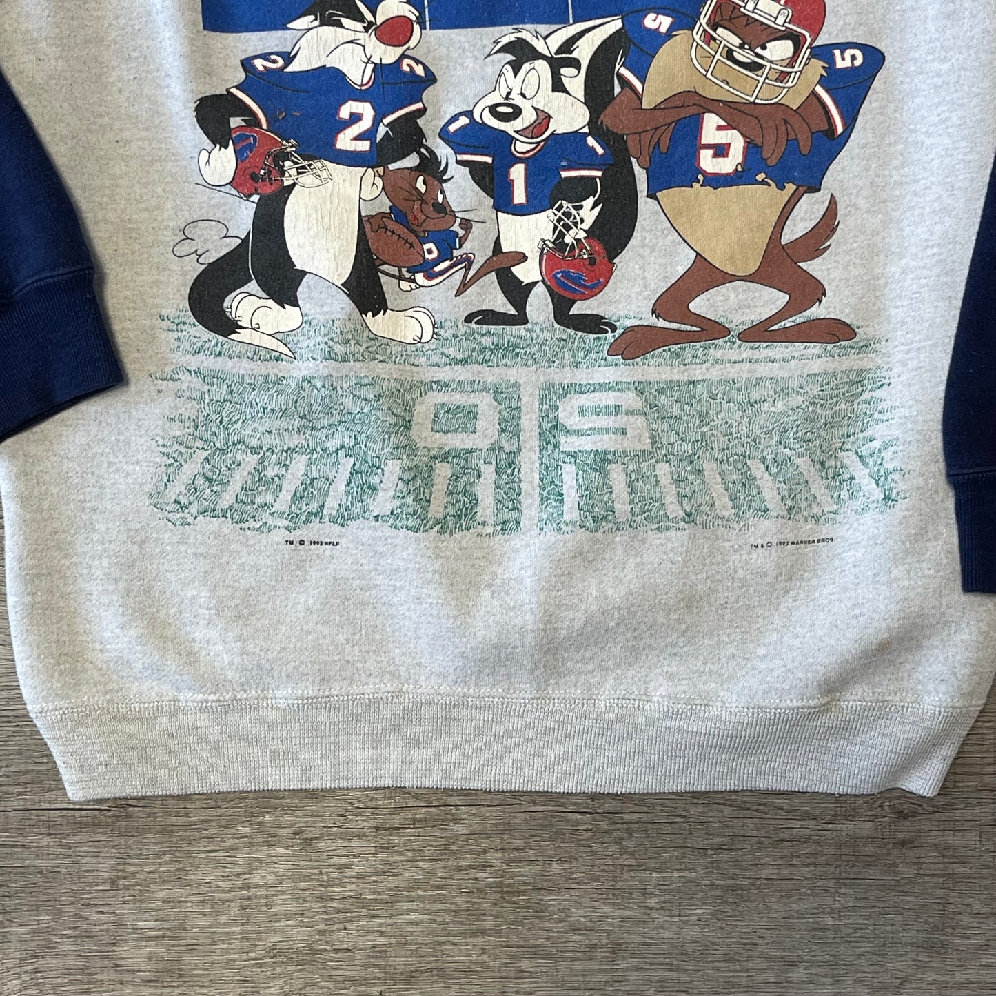 1993 Buffalo Bills Looney Tunes Cartoon Sweatshirt Size Large