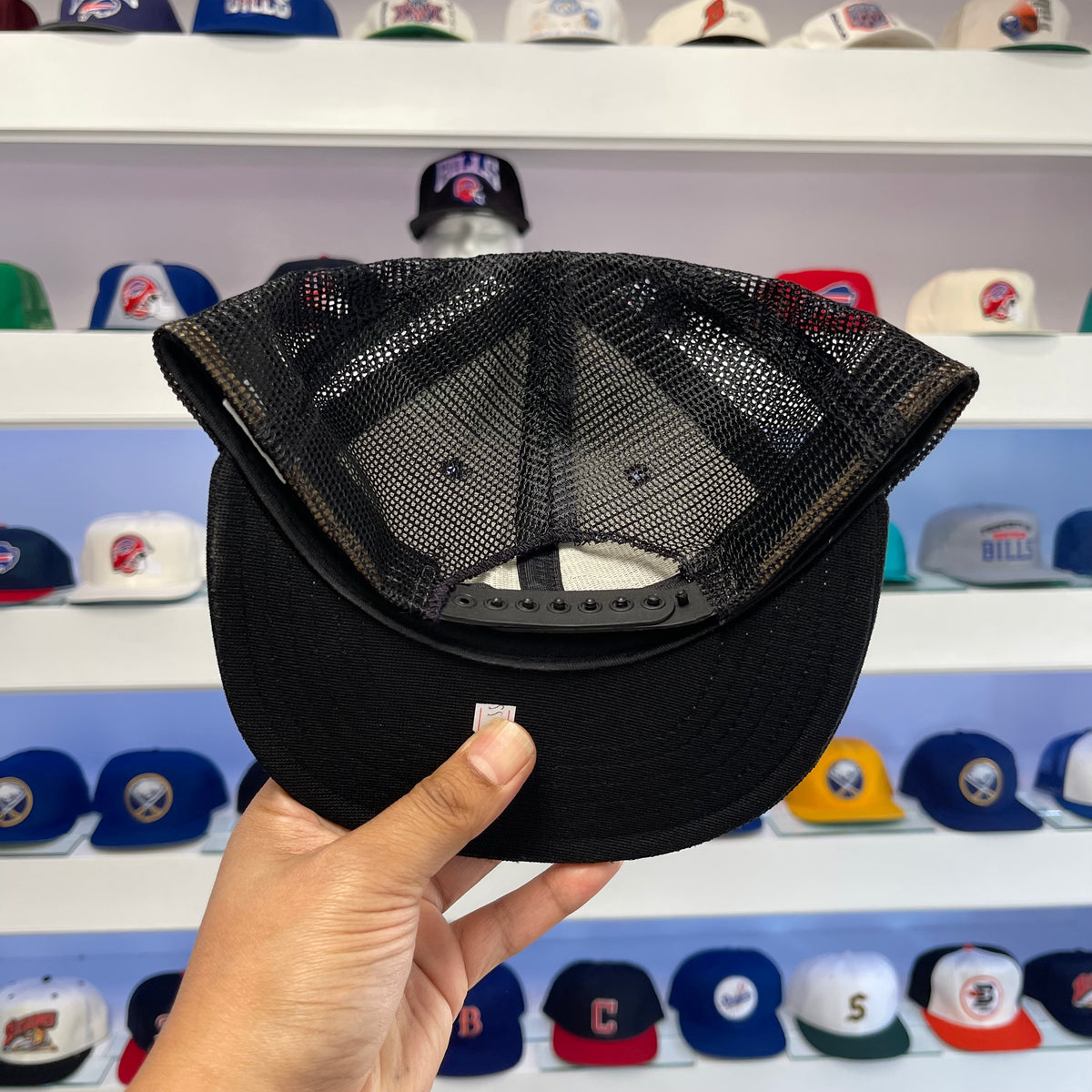 Vintage 1990s Buffalo Bills Black Mesh Snap Back