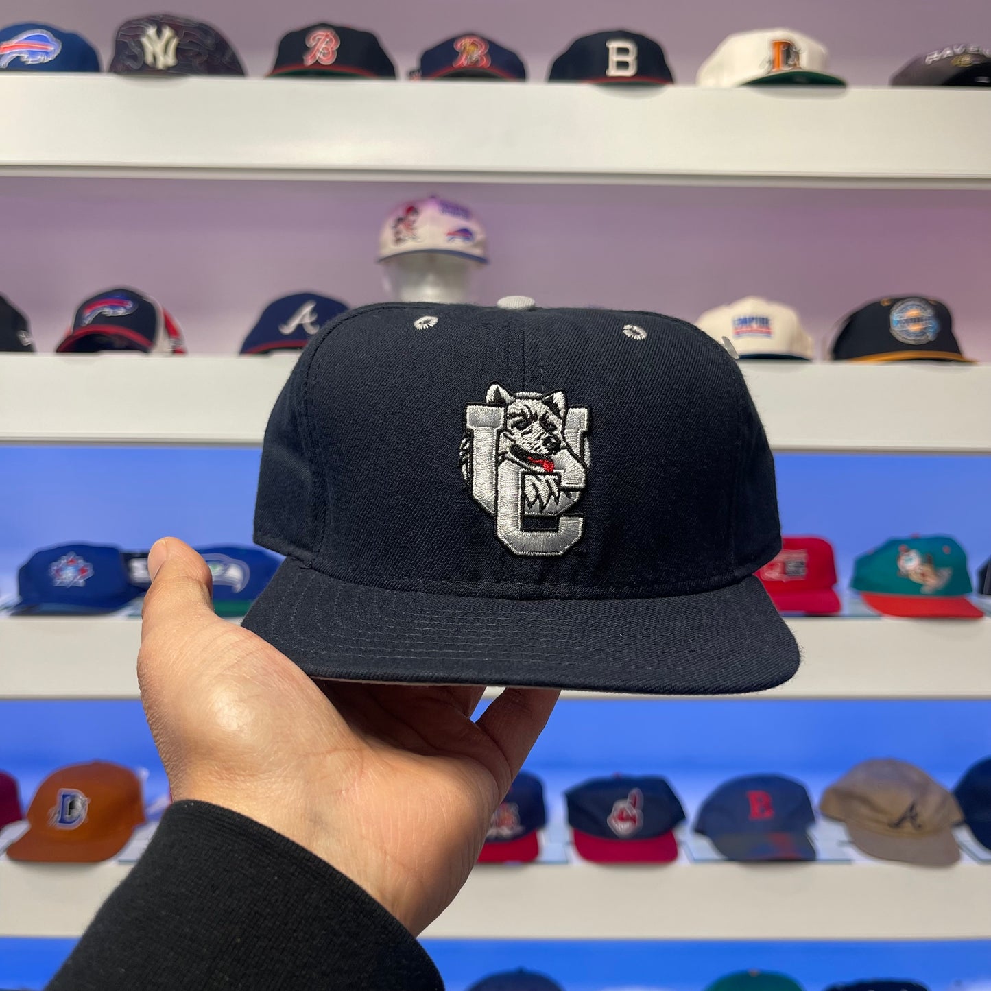 Vintage 1990s NCAA UConn Huskies Wool Snap Back